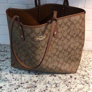 Coach tote bag use in good condition
